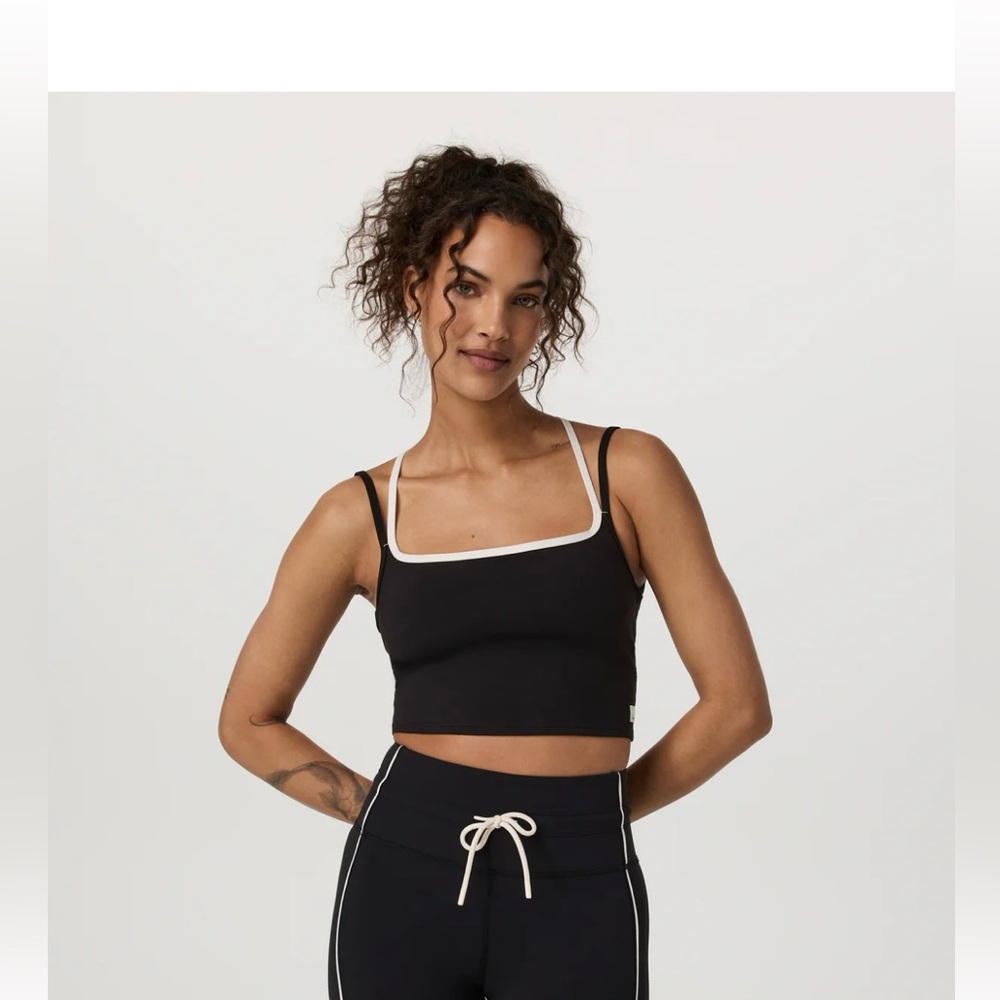 Vuori Daily Layered Tank Black and white size Medium
